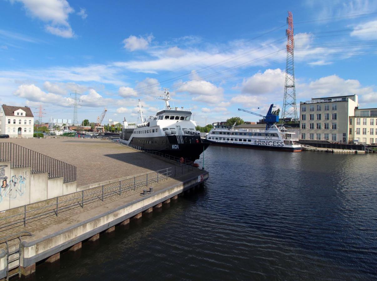 Neu! Einmaliges Loft Im Binnenhafen - Hafenblick! Hamborg Eksteriør billede